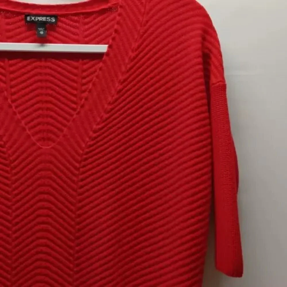 Express Chevron Pattern Knit V-Neck Sweater Women’s XS Red Droptail High-Low Hem